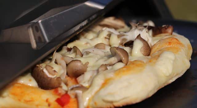 How To Use A Pizza Oven: Tips And FAQs For Beginners How To Use A Pizza Oven: Tips And FAQs For Beginners